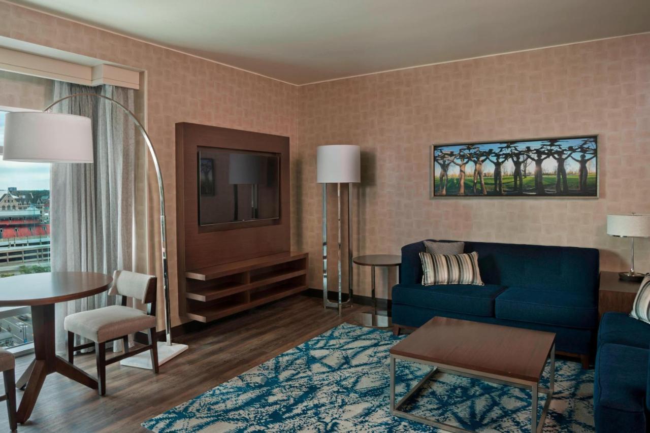 Buffalo Marriott At Lecom Harborcenter Экстерьер фото