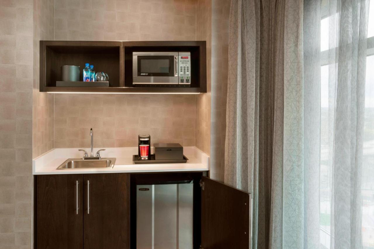 Buffalo Marriott At Lecom Harborcenter Экстерьер фото
