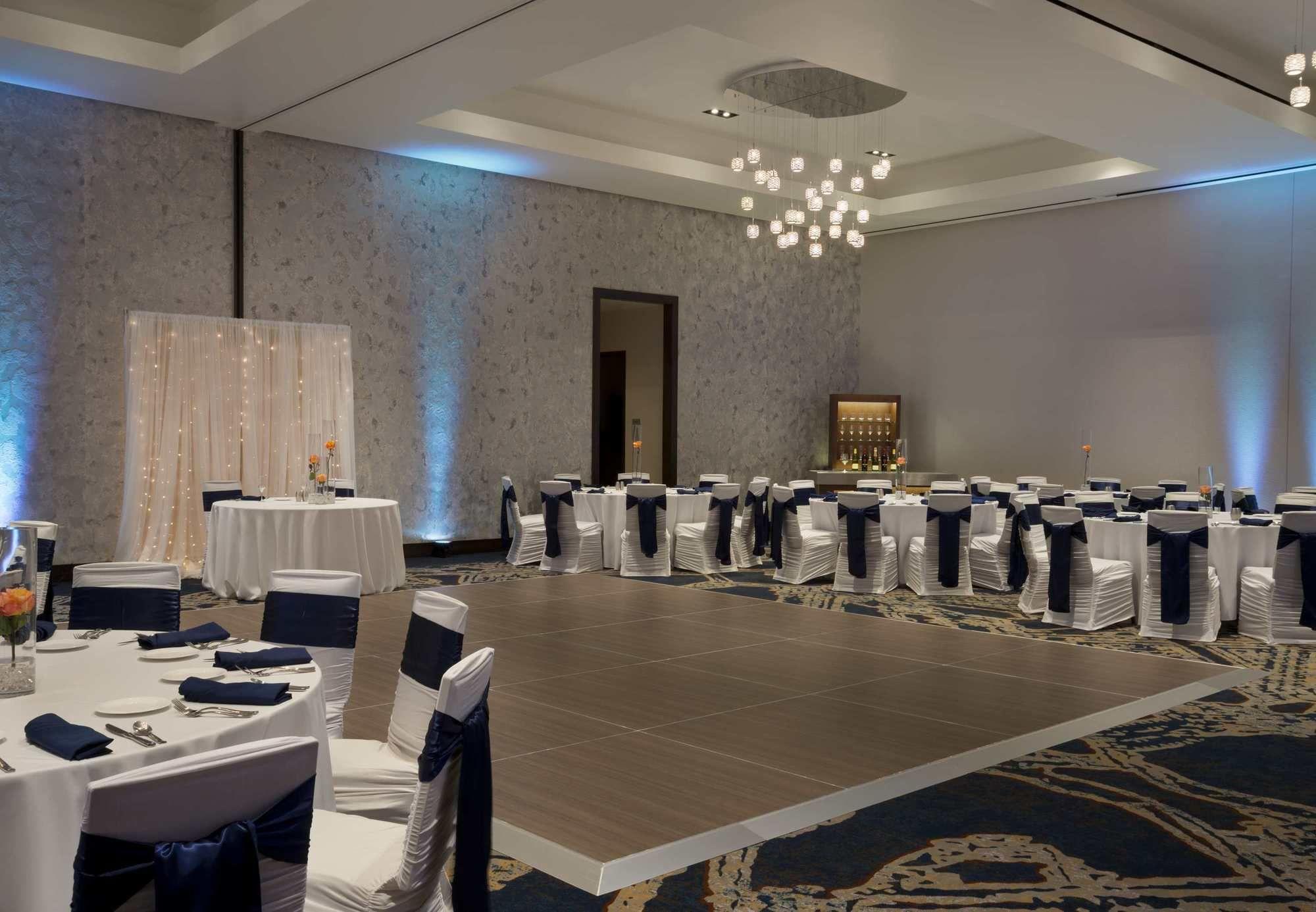 Buffalo Marriott At Lecom Harborcenter Экстерьер фото