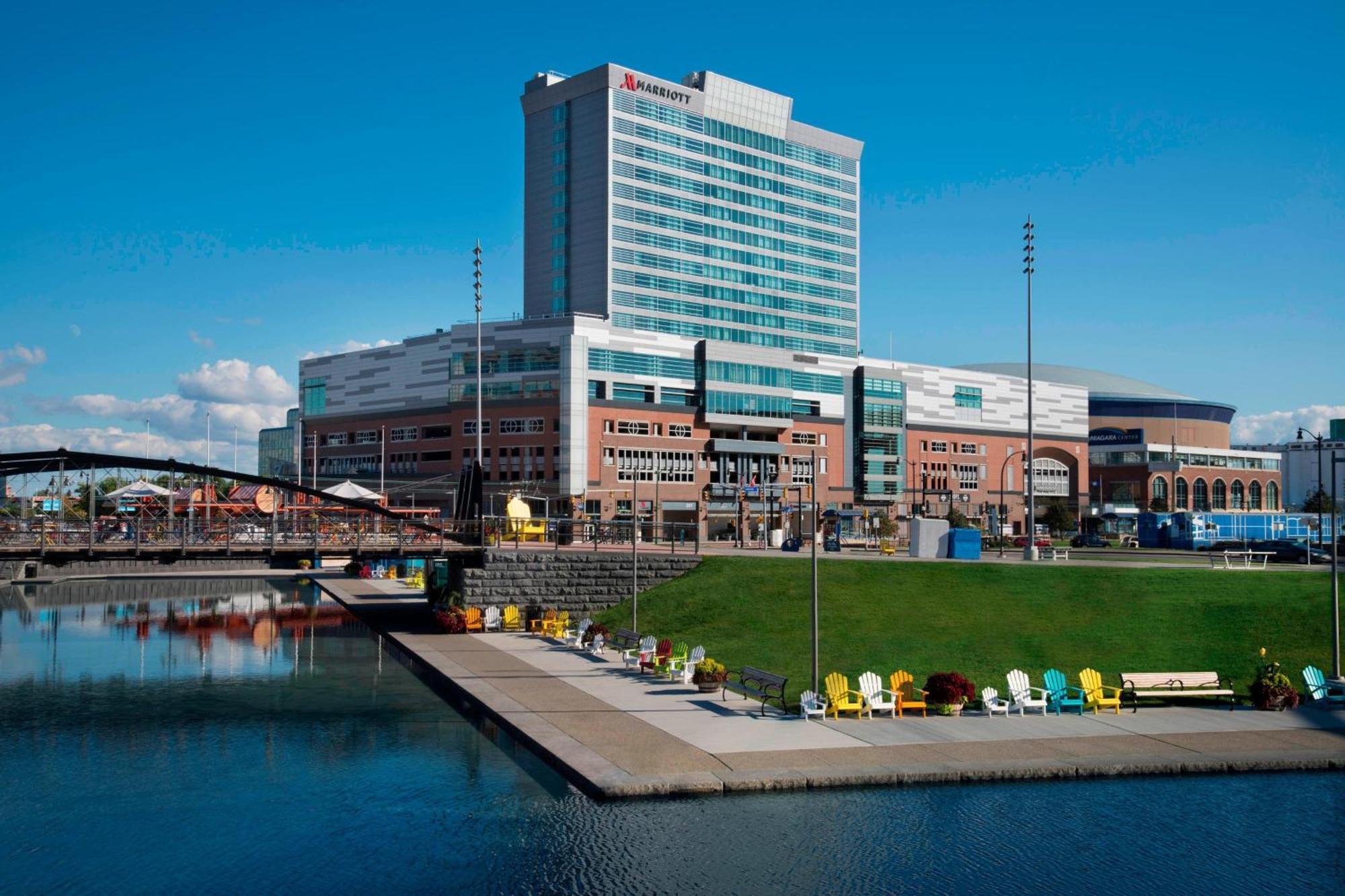 Buffalo Marriott At Lecom Harborcenter Экстерьер фото